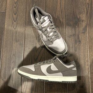 Nike Dunk Low Retro SE Sneakers Men's Size 10.5 Violet/ Cave Stone FQ8249-001